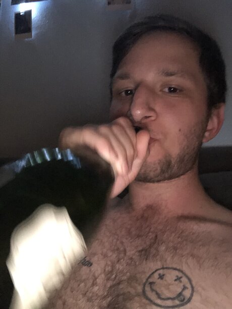 YeetOnFeet420 art model pics