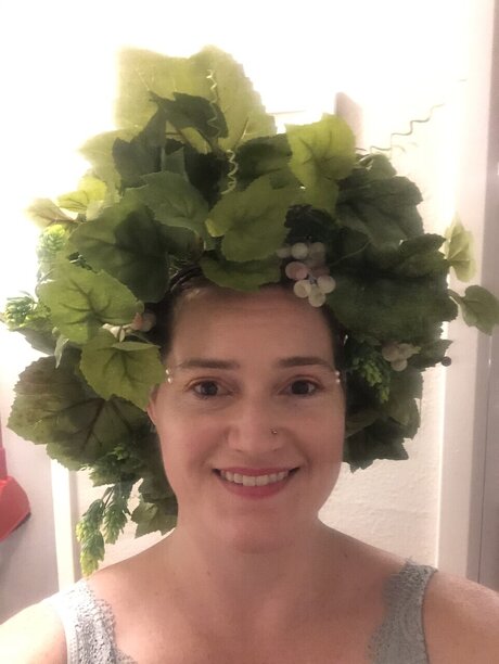 RomJingles model top pic