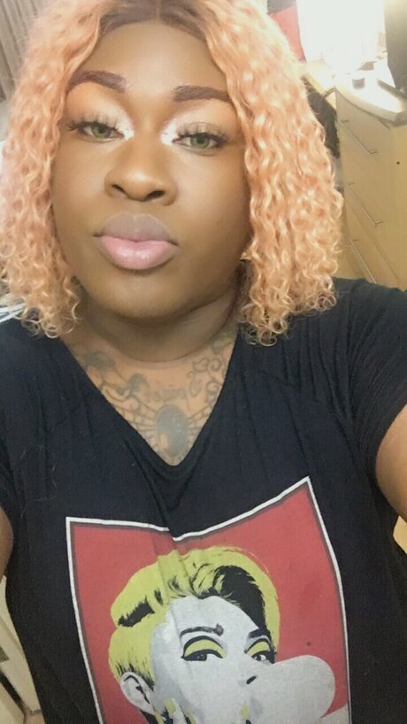 Lovek25 model hd photo