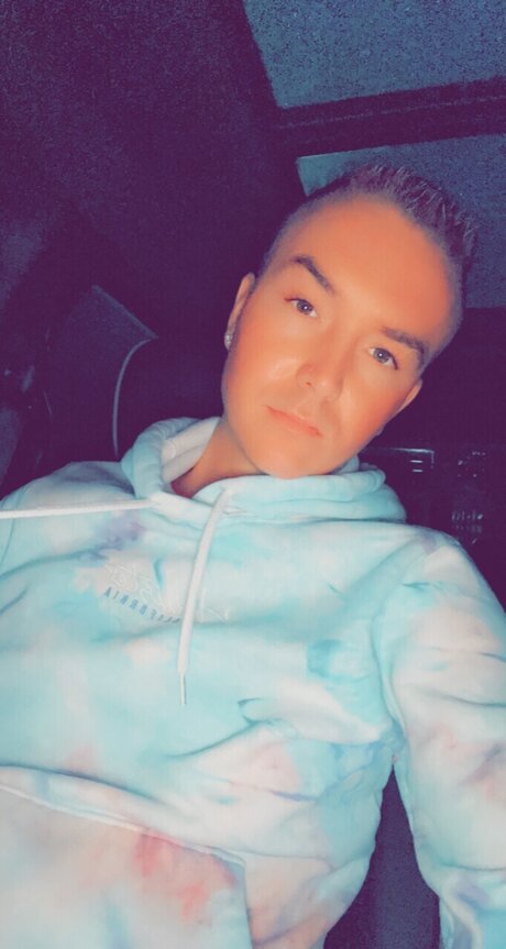 Dill high quality actress photo