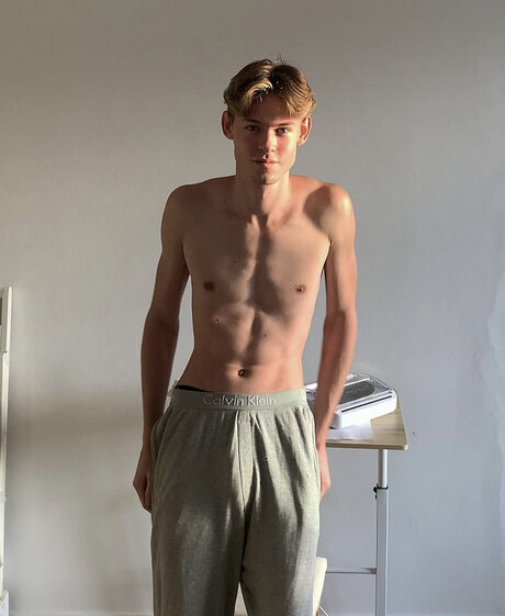 BurdettBoy hd pornstar image