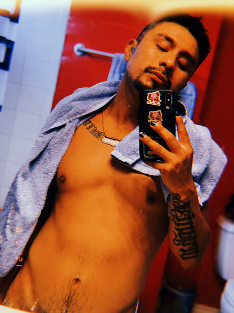 Landbackbooty art star photo