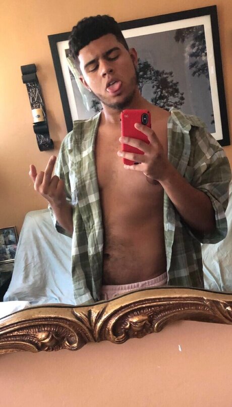 theelandlordsson hot model img