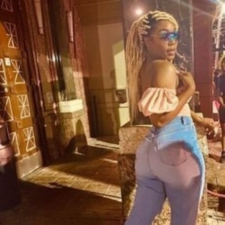 Talia model pretty photo