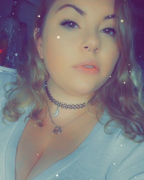 Cloud Queen pornstar erotic pictures