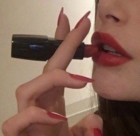 Safaera model naked pic