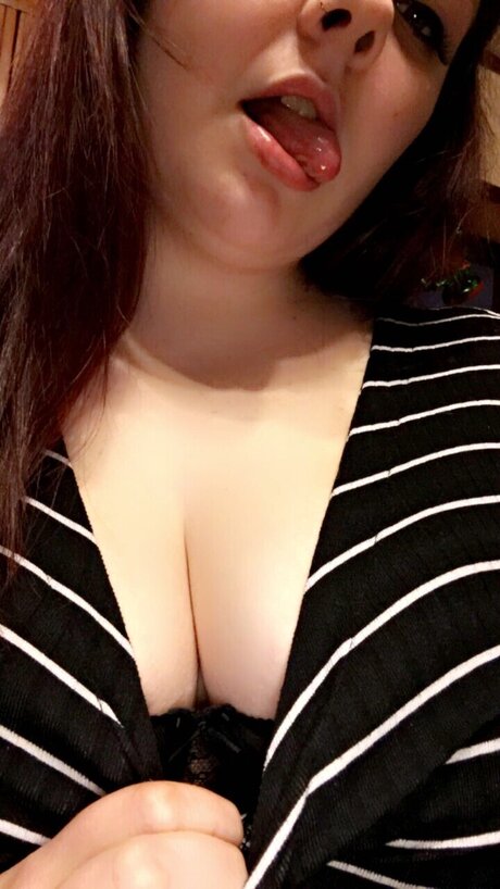 LadieBug sex model gallery