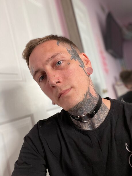 Beautiful Dead Boy model nudes photos