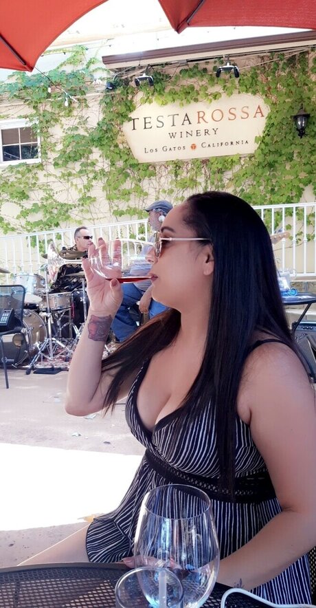 Beautifully Burlesque exclusive star image