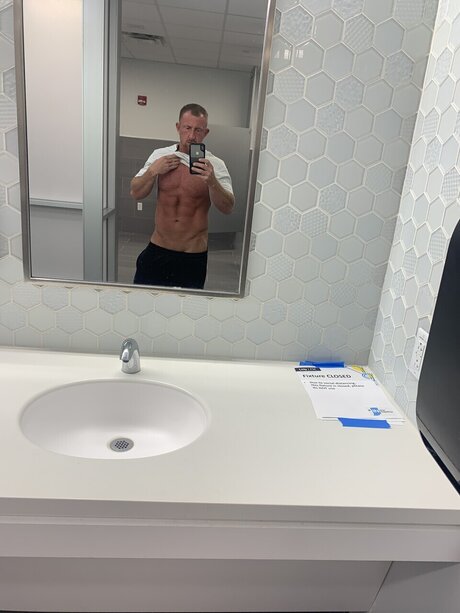 CrisPlays model adult galleries