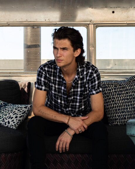 Doeeyedboy star erotic photo