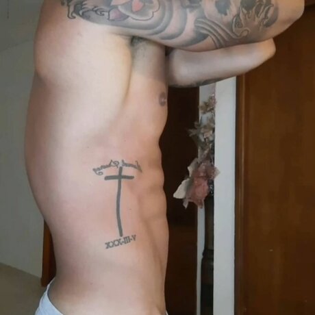 Harold250 model sexy photo