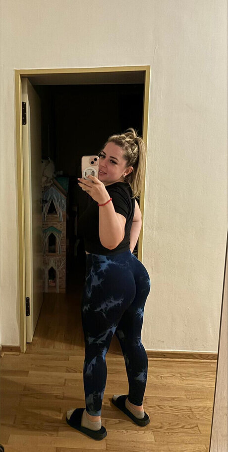 SilviaLove sexy actress pic