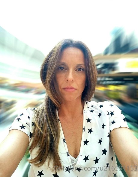 sisters onlyfans sexy nudes photos