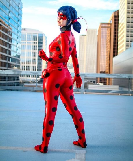 Raineemery hot actress img