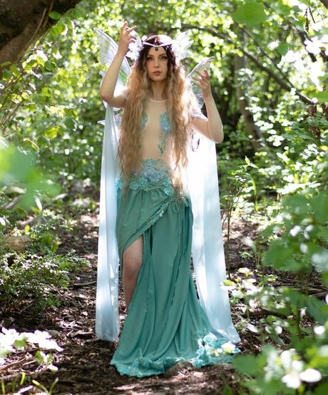 Raineemery top actress images