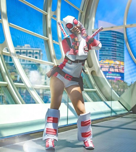 Raineemery star erotic pic