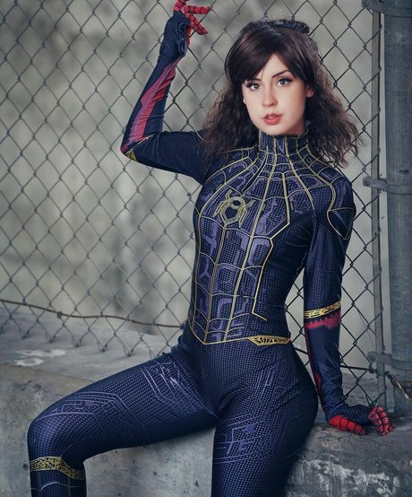 Raineemery naked model pic