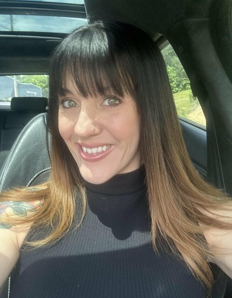 onegoodbumblebee pornstar galleries