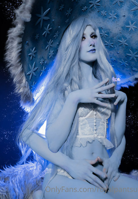 royalpantsu sexy actress image