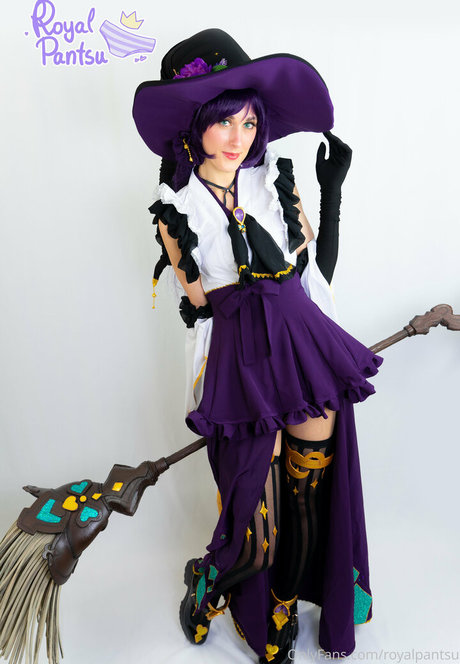 royalpantsu nice actress pics