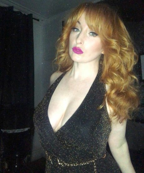 Laura Dawson naked star gallery