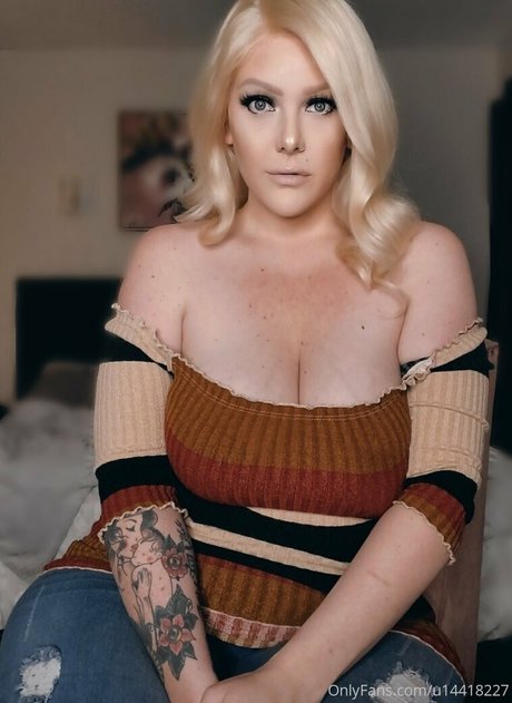 midnightxxxmoon pornstar erotic pics