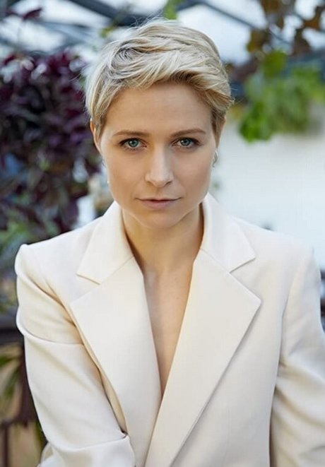 Niamh Algar sex pornstar gallery