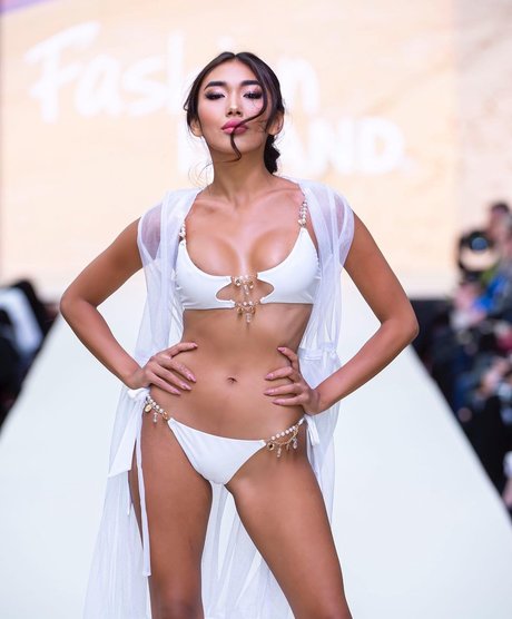 Asya Sun pornstar naked galleries