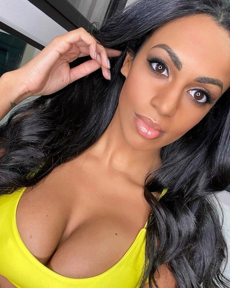 Michelle Bassetti pornstar pretty image