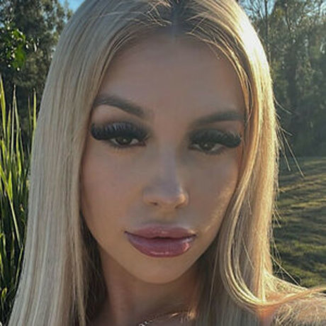 C harlixe naked actress gallery