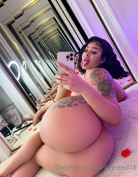 rileyreed18 pornographic star pics