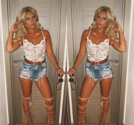 Sinead Hegarty nudes model photo