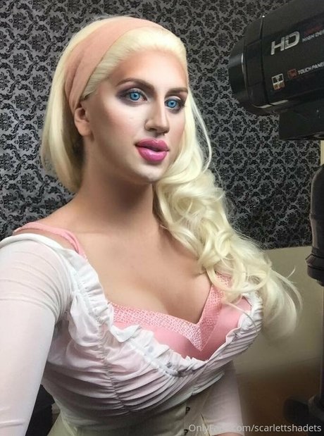 scarlettshadets hot star pics