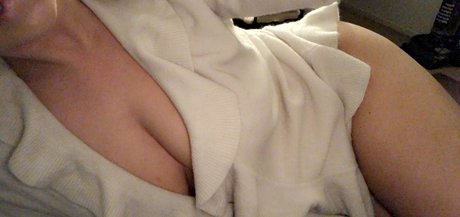 brunette onlyfans erotic img