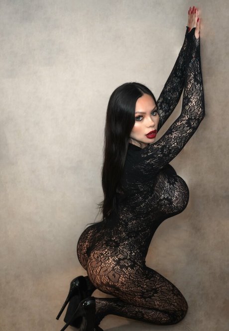 Nicol Loveee pornstar top picture