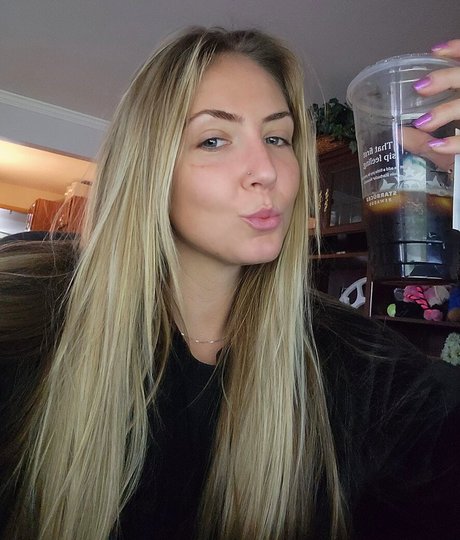 Nikkipxx model exclusive pic