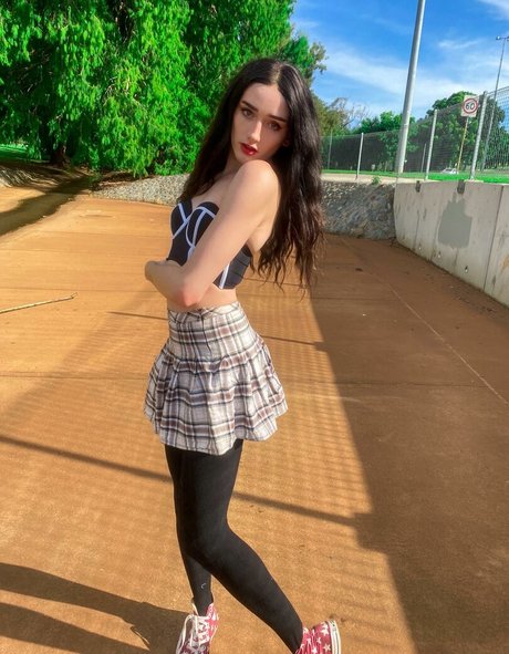 Venus Moorez pretty star archive