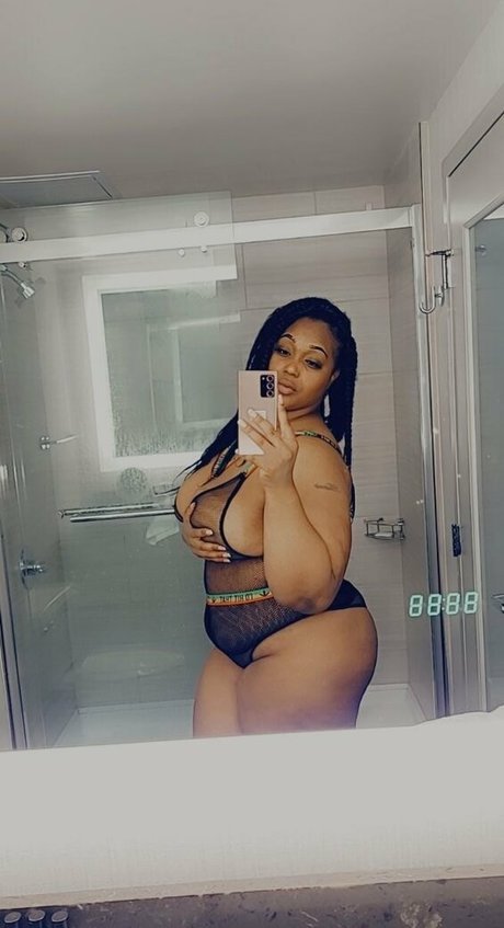 daagobbler sexy model image