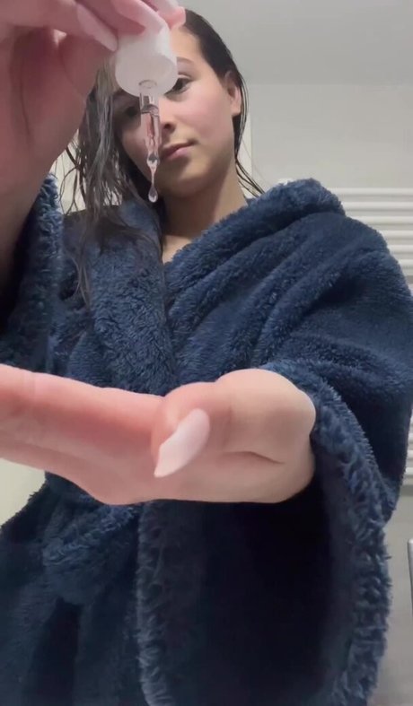 Daniela Derly pretty model pictures