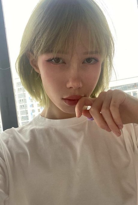 Littlething 88 pornstar nudes photo