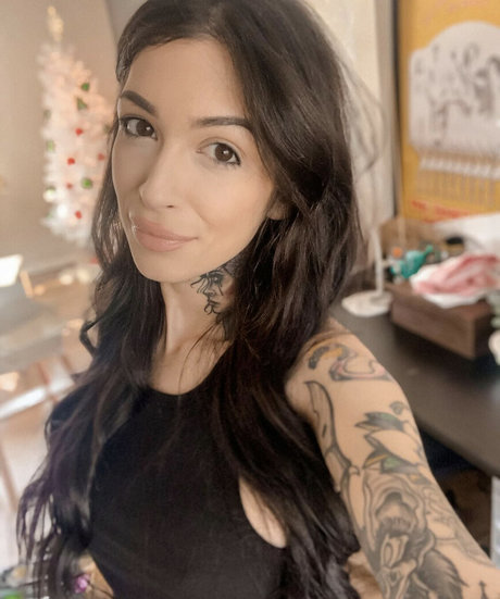 Helen Johnson naked star gallery