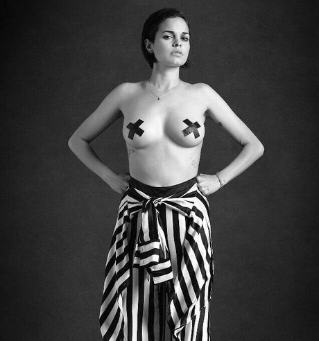 Lina Esco pretty star img