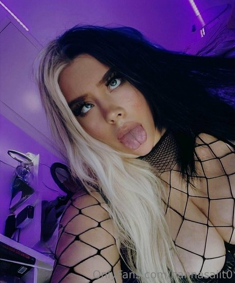 hannasaiit0 naked actress picture