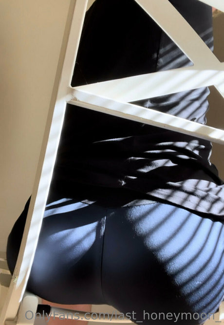 last honeymoon_ hot star pic