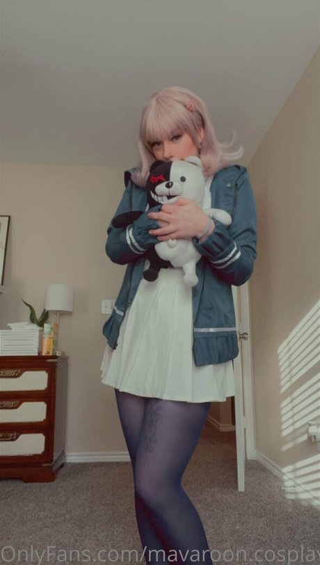 mavaroon cosplays hot actress img