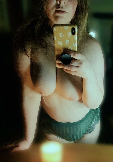 Mrs Astor nude star img