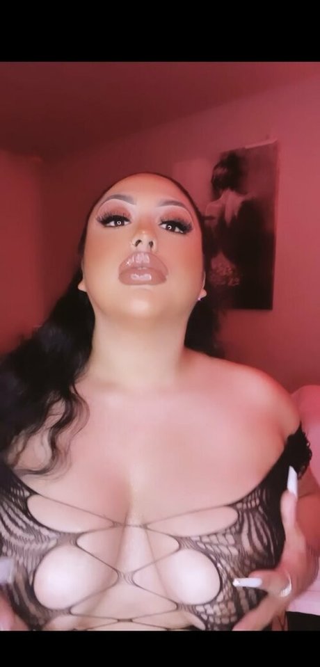 juicytube22 model nude pic