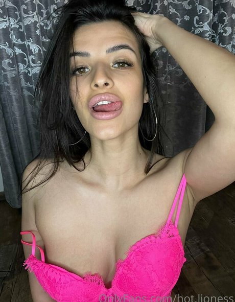 hot lioness Profile pic