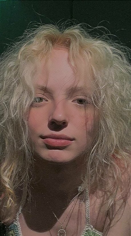 Romanowwa exclusive pornstar photo